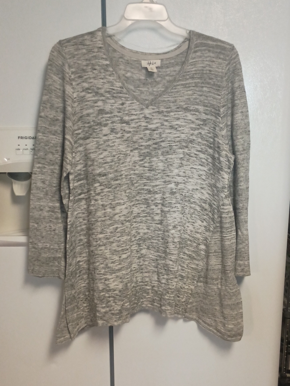 Style & Co. Gray  V-Neck Pullover Lighter Sweater. Women's Size Xl
